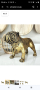 Фигура на куче Фигура на животно Скулптура Статуя Лежаща вътре / На открито Златно куче)

, снимка 1 - Други стоки за дома - 44701009
