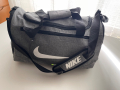 Спортен сак Nike, снимка 1 - Сакове - 42574792