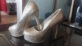 Златни обувки NLY SHOES, снимка 1 - Дамски обувки на ток - 37755669