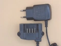 Black & Decker S010QV2400040 8-20V зарядно, снимка 2