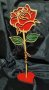 Червена роза с надпис Lоve