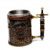 Код 91099 Стилна чаша от полирезин с релефни декорации - мечове, надпис и дръжка - меч, снимка 2 - Чаши - 37019102