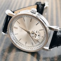 Часовник на марката Тime с постоянен секундарник, снимка 1 - Луксозни - 39902707
