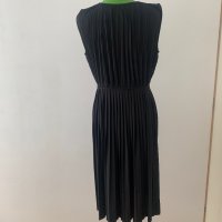 Черна дамска рокля с марка H&M, тип Солей, снимка 3 - Рокли - 37626675