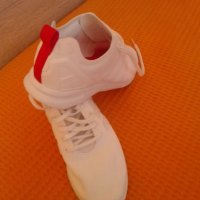 Adidas бели маратонки, снимка 4 - Маратонки - 34328008