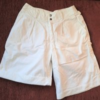 Бели панталонки с подарък потник, снимка 2 - Къси панталони и бермуди - 40824092