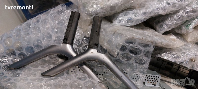 оригинална стойка BN63-18040X за телевизор SAMSUNG модел QE49Q67RAT, снимка 1