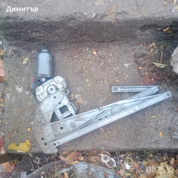 Стъкло повдигач Преден Десен За Нисан Микра 1995г / Nisan Micra 1995y, снимка 1