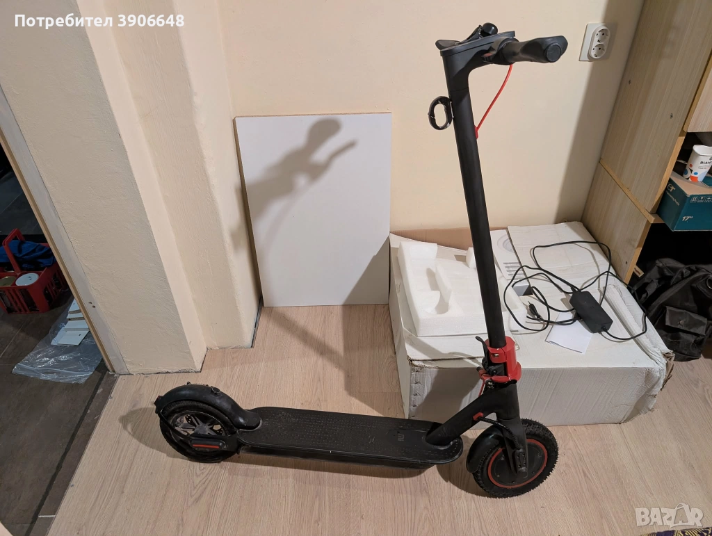 Електрическа тротинетка Xiaomi Mi Electric Scooter Pro, снимка 1