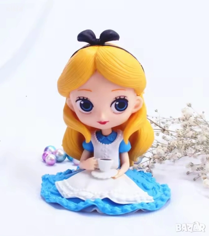 Алиса в страната на чудесата голяма пластмасова фигурка PVC за игра и торта топер украса, снимка 1
