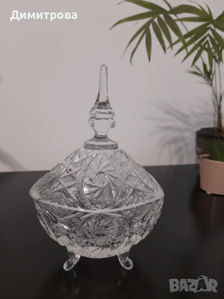 Кристална бонбониера, захарница, стъклена гарафа и кристална чаша, снимка 1