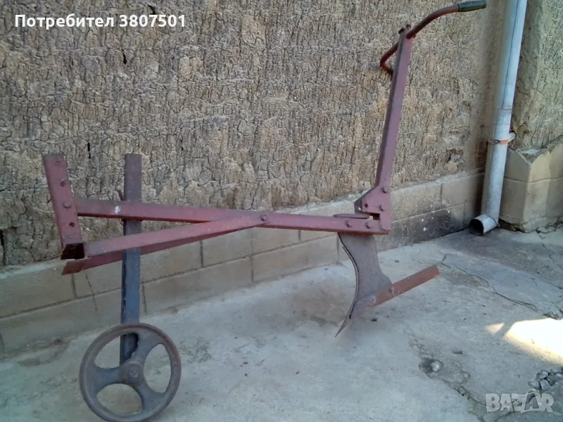 Заводски плуг, снимка 1