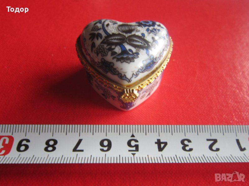 Страхотна порцеланова кутийка за хапчета бижута 4, снимка 1