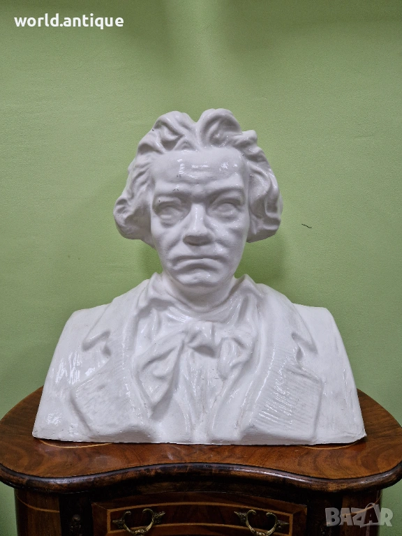 Прекрасен голям антикварен немски бюст , снимка 1