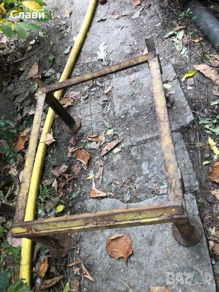 Метална поставка стойка за пчелни кошери, снимка 1