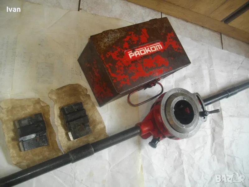 2 ЦОЛА Водопроводна Плашка ВИНТОНАРЕЗКА с поставени ножове 1 1/2-2 цола резби на тръби Полска PROKOM, снимка 1