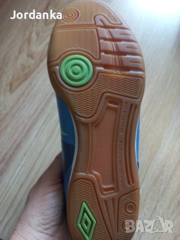 Футболни обувки за зала umbro 38, снимка 4 - Футбол - 42385003