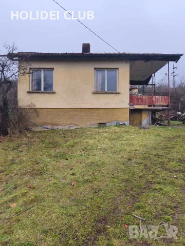 Продава къща с.Цацаровци