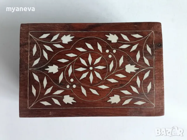 Дървена кутия за бижута , инкрустирана със седеф. , снимка 2 - Декорация за дома - 48338414
