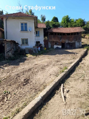 Къща в село Голяма Желязна  на 600м. От центъра и 2,5км от язовир сопжт, снимка 7 - Къщи - 53020020