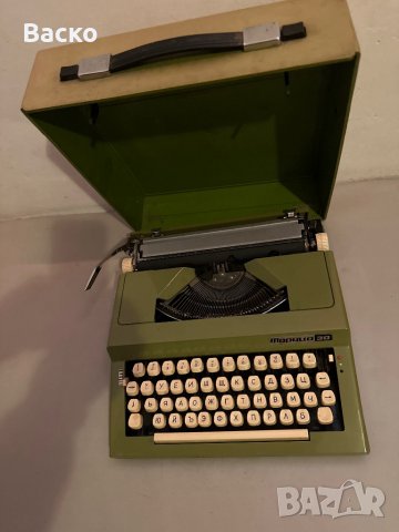 Пишеща  машина, снимка 6 - Антикварни и старинни предмети - 40243446
