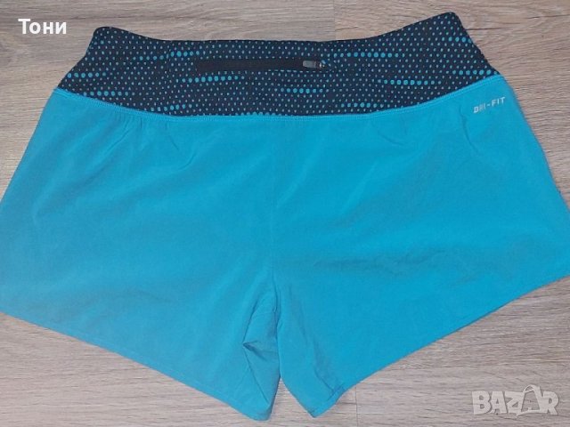 Дамски къси панталони NIKE , снимка 2 - Къси панталони и бермуди - 37307592