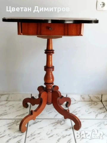 Винтидж дървена помощна масичка с чекмедже  За игра на шах , снимка 16 - Антикварни и старинни предмети - 54135836