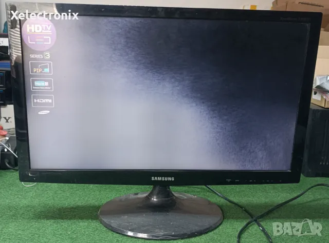 Samsung LT24B301EW с повредена матрица, снимка 1