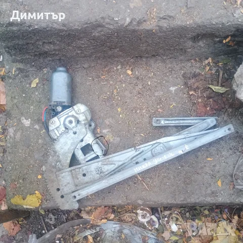 Стъкло повдигач Преден Десен За Нисан Микра 1995г / Nisan Micra 1995y