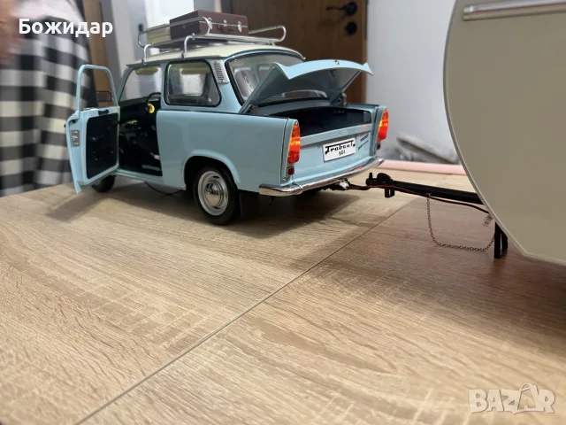 Метален модел на Трабант 601 deluxe мащаб 1:8, снимка 5 - Колекции - 56243695