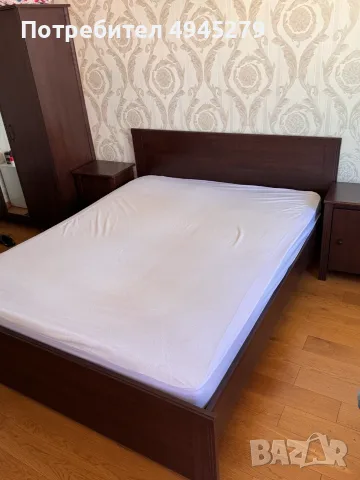 IKEA двойно легло 160×200 с ламелна рамка, матрак и 2 нощни шкафчета