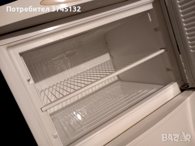 Хладилник с горна камера Gorenje , снимка 4 - Хладилници - 51536585