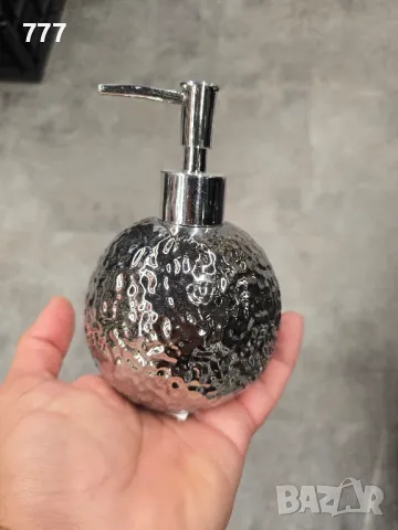 дозатори диспенсъри за течен сапун 