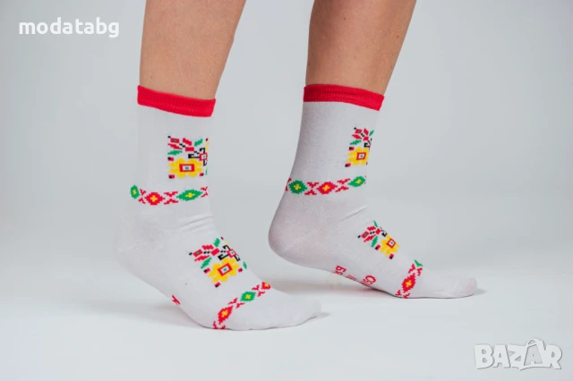 Чорапи с шевица и надпис "Я кажи ми облаче ле бяло"