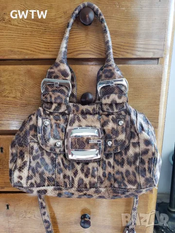 Guess оригинална чанта, снимка 5 - Чанти - 56404127