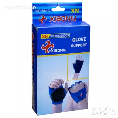 Неопренови фитнес ръкавици с велкро лепенка за затягане на китката. Подсилени в областта на дланите.