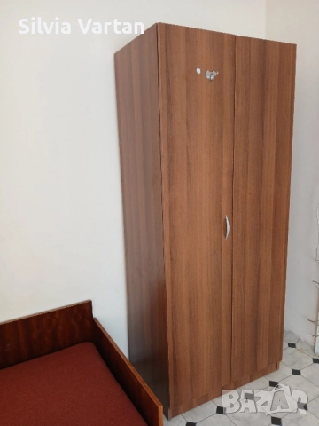 Гардероб с две крила