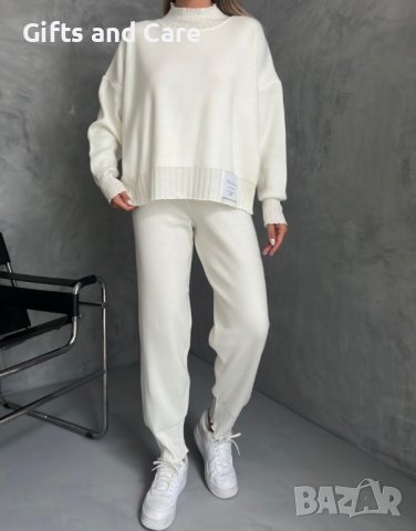 Зимен бял комплект от мекичка материя 