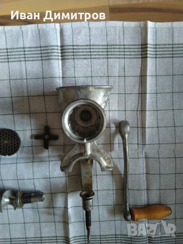 Работеща ръчна месомелачка., снимка 4 - Антикварни и старинни предмети - 50835996