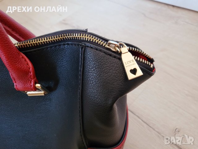 Love moschino чанта! Оригинал!, снимка 5 - Чанти - 42154266