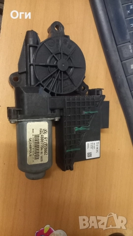 Моторче стъклоповдигач за предна дяста врата от Шкода Фабия 6Y1959802