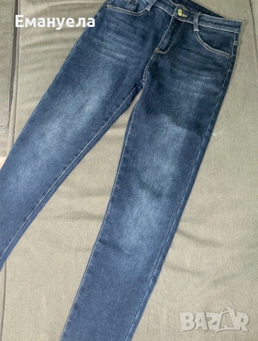 Тъмно сини дънки 