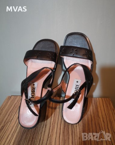 Нови кожени италиански черни сандали на широк ток, снимка 2 - Сандали - 29161387