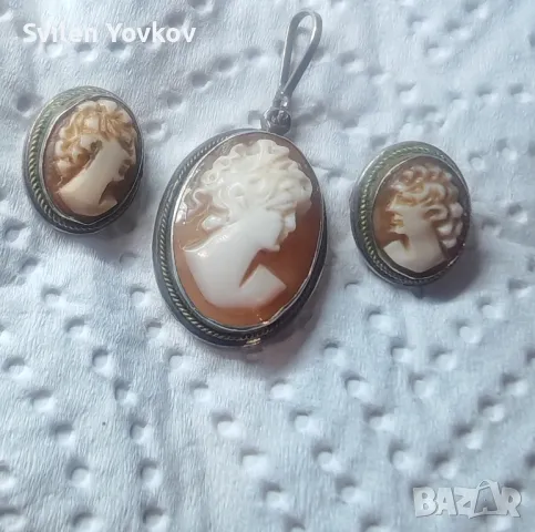 Продавам  сребърно кулие 