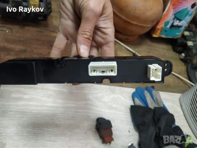 Бутон аварийни светлини KIA Ceed 2006-2012 .93700-1H000, снимка 2 - Части - 49749530