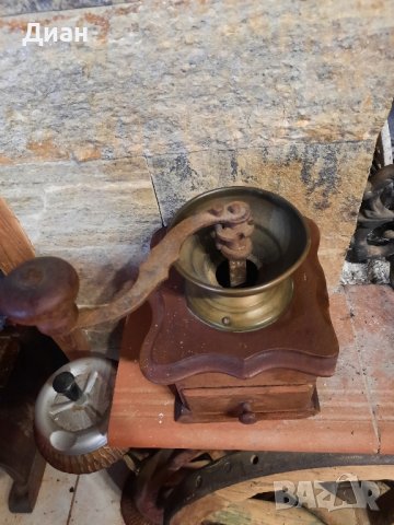 стара мелница,мелничка за кафе, снимка 3 - Антикварни и старинни предмети - 44240290