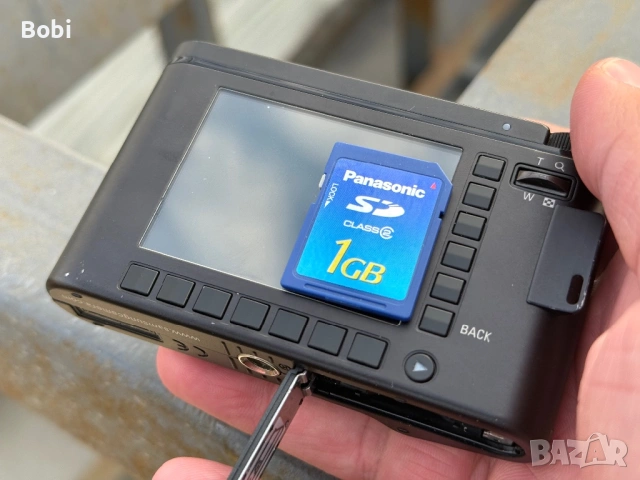 Samsung NV10, снимка 5 - Фотоапарати - 54036676