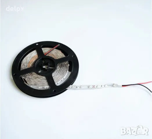 Светодиодна лента с 60 диода самозалепваща студено бяла 12V 4,8W, снимка 1