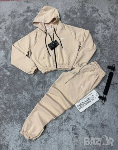 дамски екипи Nike , снимка 2 - Спортни екипи - 51173942