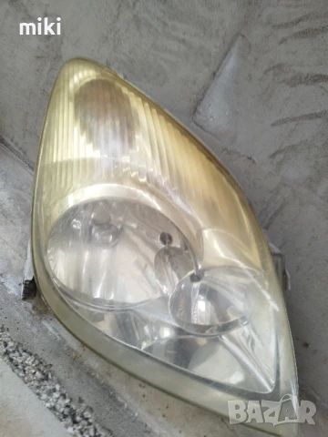 Десен фар за Toyota Corolla Verso (2001-2004), снимка 3 - Части - 50445429